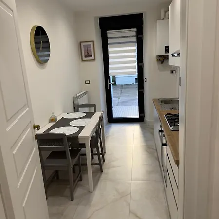 Savonarola Almarc 3 شقة