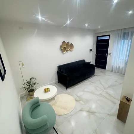 Savonarola Almarc 3 公寓 *